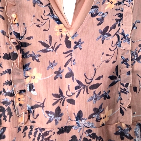 EXPRESS Medium Floral Print Ruffle Short Sleeve Hi Lo Tiered Lined Midi Dress - Picture 5 of 12